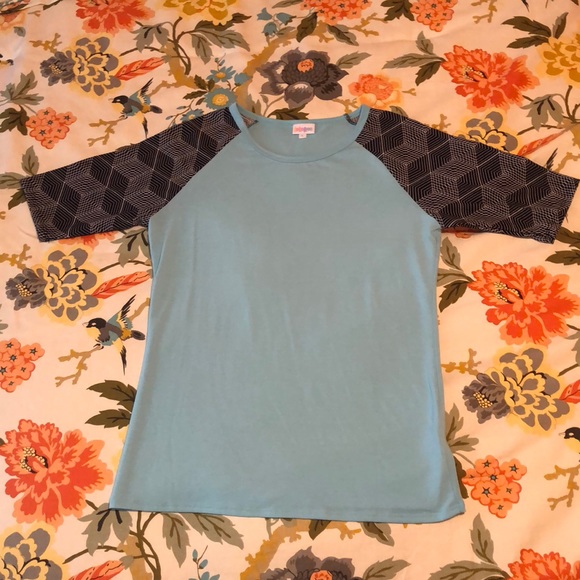 LuLaRoe Tops - Lularoe Gigi Top: Mint with Black printed Sleeves